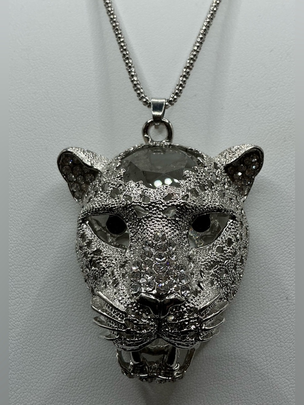BETSEY JOHNSON LARGE SILVER ARTICULATED JAW LEOPARD HEAD PENDANT NECKLACE NWOT
